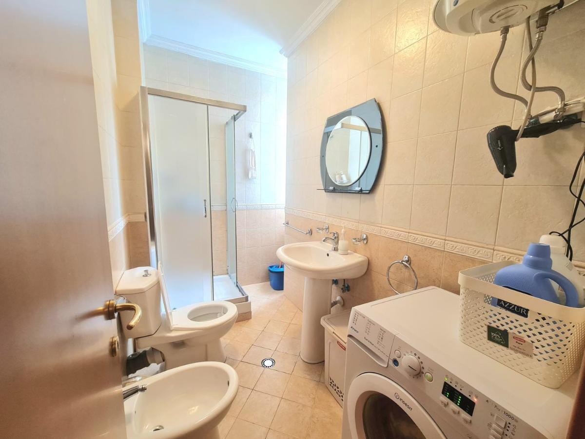 Sandra'S Apartment In Tirana Center Luaran gambar