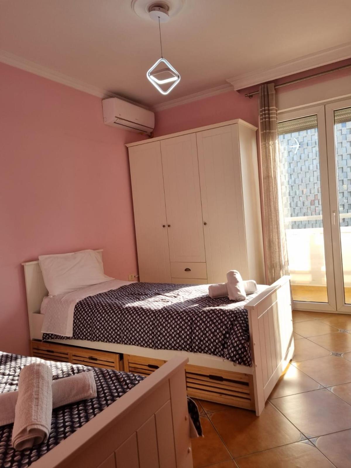 Sandra'S Apartment In Tirana Center Luaran gambar
